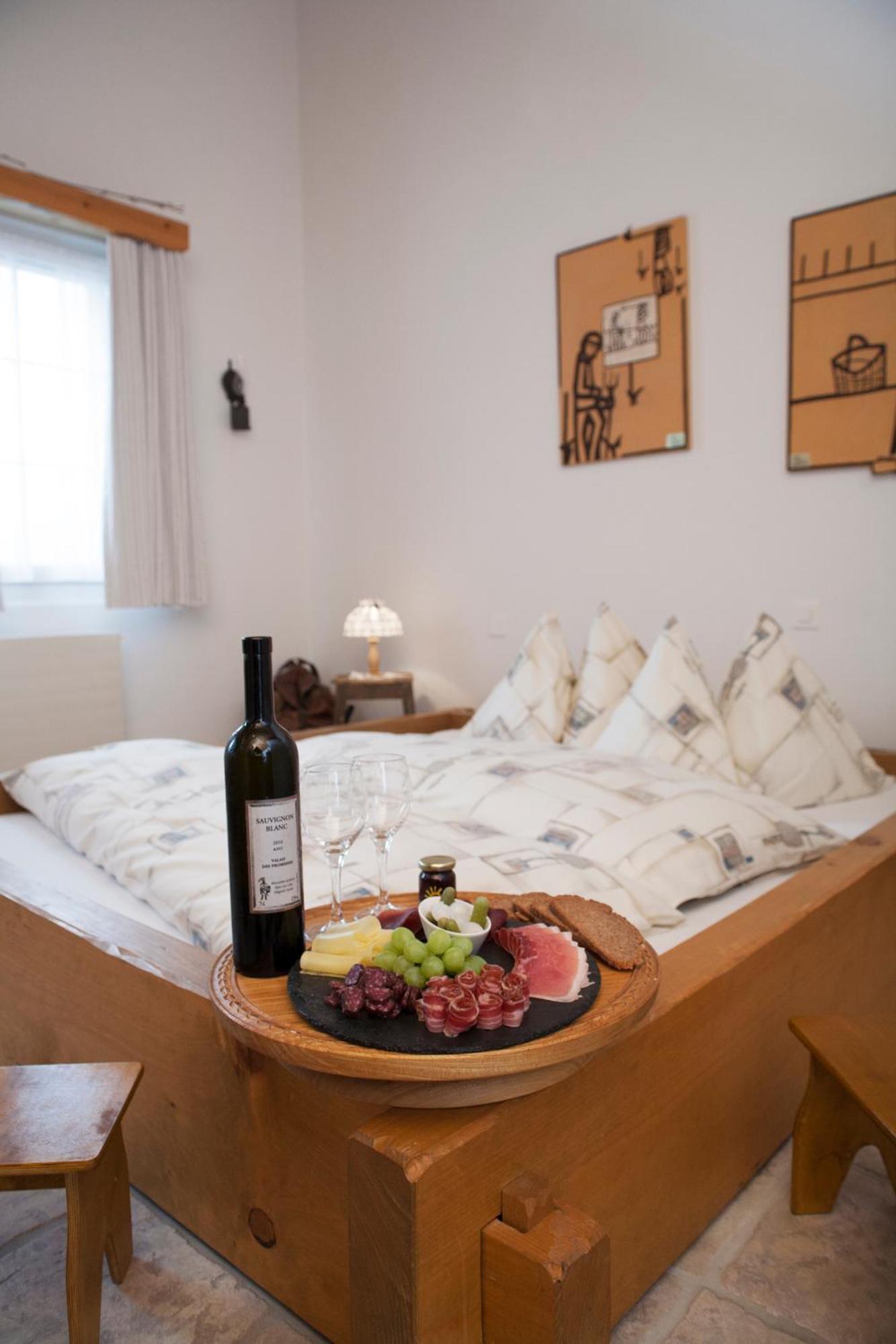 Hotel Arkanum Salgesch ภายนอก รูปภาพ